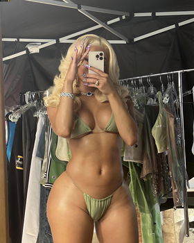 saweetie fap tits boobs breast Photo